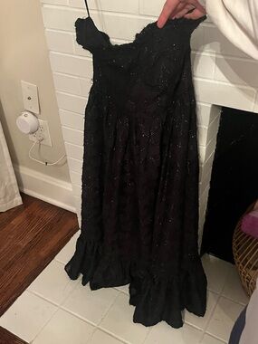 Storia (boutique) Black sparkly Sleeveless midi Dress